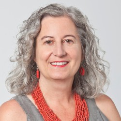 Amy Roe Headshot