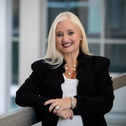 Lisa Paley Headshot