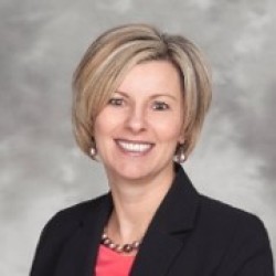 Jocelyn Konrad Headshot