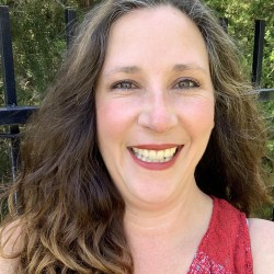 Liz Jury Headshot