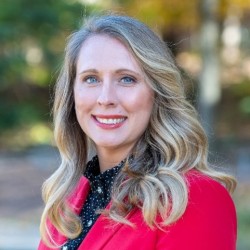 Jenn Hetrick headshot
