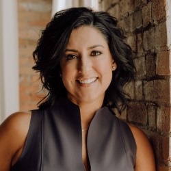 Sherry Frey headshot